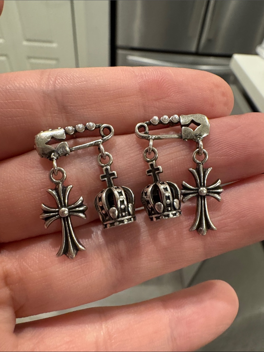 👑 ✝️ Vintage Silver Tone Crown & Cross Dangle Earrings